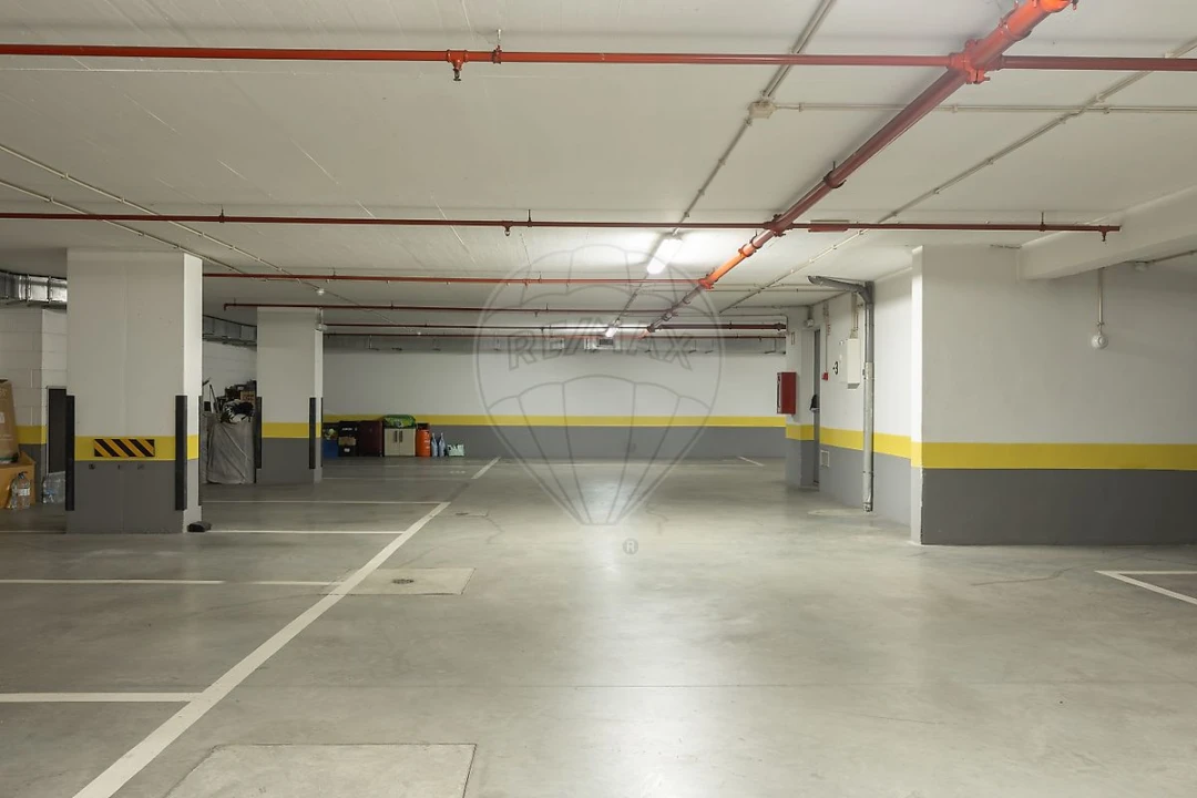 Apartamento T2 para Arrendamento em Algés, Linda-A-Velha e Cruz Quebrada-Dafundo Foto 3