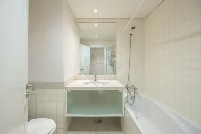 Apartamento T2 para Arrendamento em Algés, Linda-A-Velha e Cruz Quebrada-Dafundo