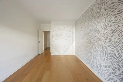 Apartamento T2 para Arrendamento em Algés, Linda-A-Velha e Cruz Quebrada-Dafundo