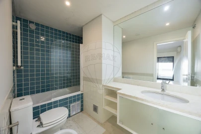 Apartamento T2 para Arrendamento em Algés, Linda-A-Velha e Cruz Quebrada-Dafundo