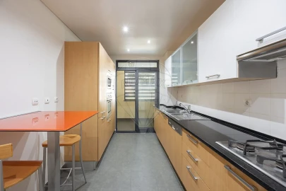 Apartamento T2 para Arrendamento em Algés, Linda-A-Velha e Cruz Quebrada-Dafundo