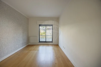 Apartamento T2 para Arrendamento em Algés, Linda-A-Velha e Cruz Quebrada-Dafundo