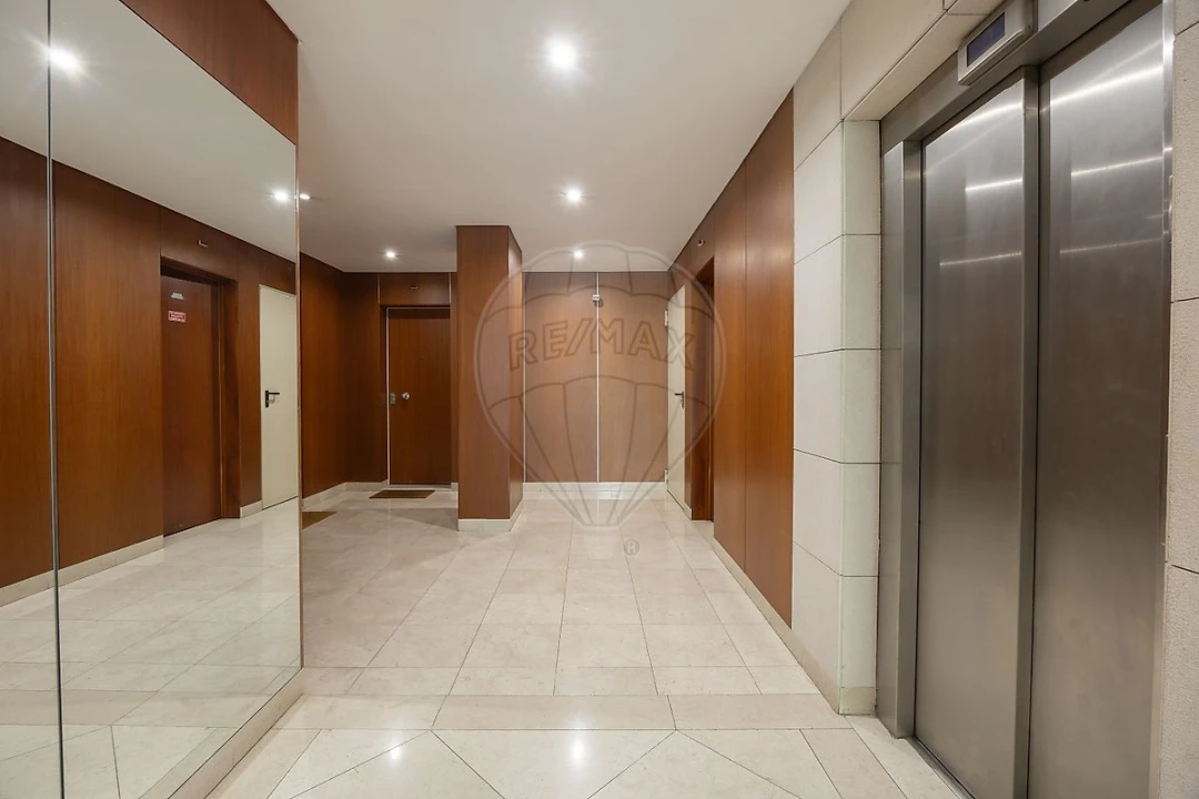 Apartamento T2 para Arrendamento em Algés, Linda-A-Velha e Cruz Quebrada-Dafundo Foto 2