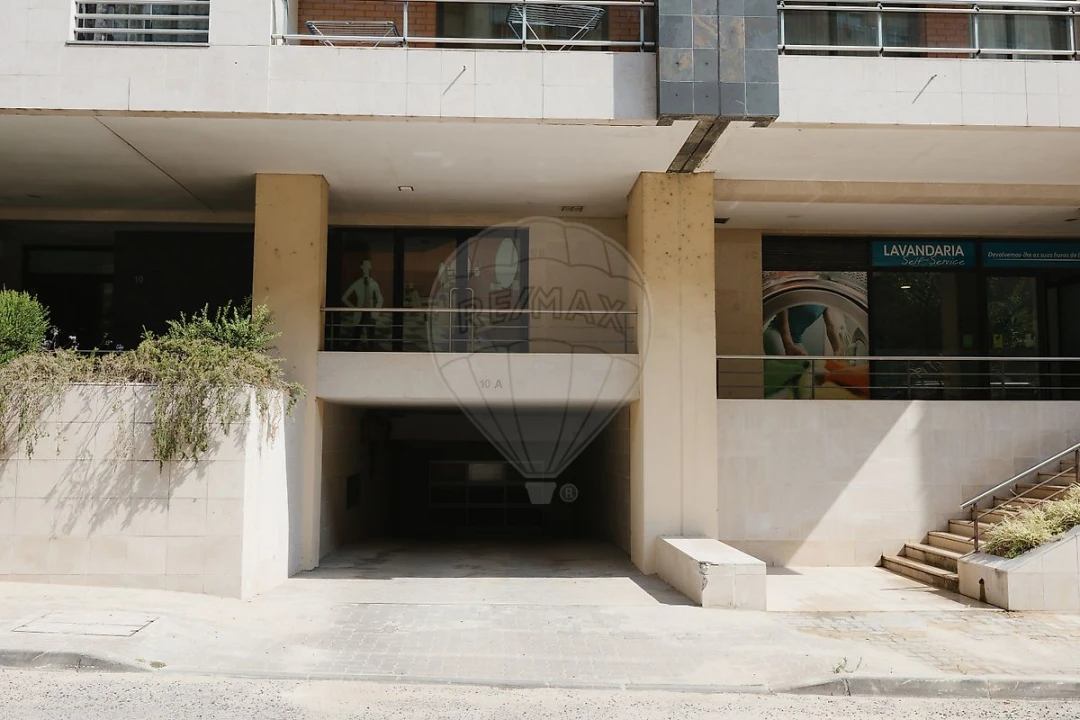 Apartamento T2 para Arrendamento em Algés, Linda-A-Velha e Cruz Quebrada-Dafundo Foto 4