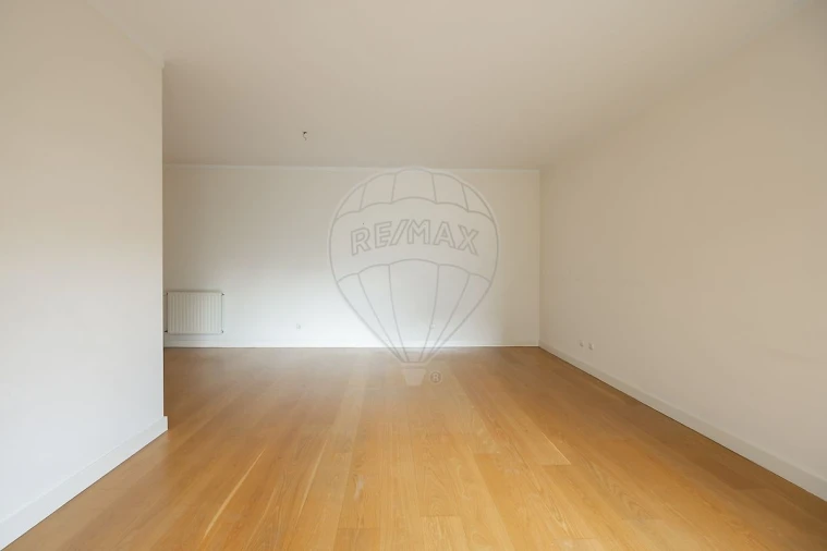 Apartamento T2 para Arrendamento em Algés, Linda-A-Velha e Cruz Quebrada-Dafundo Foto 12