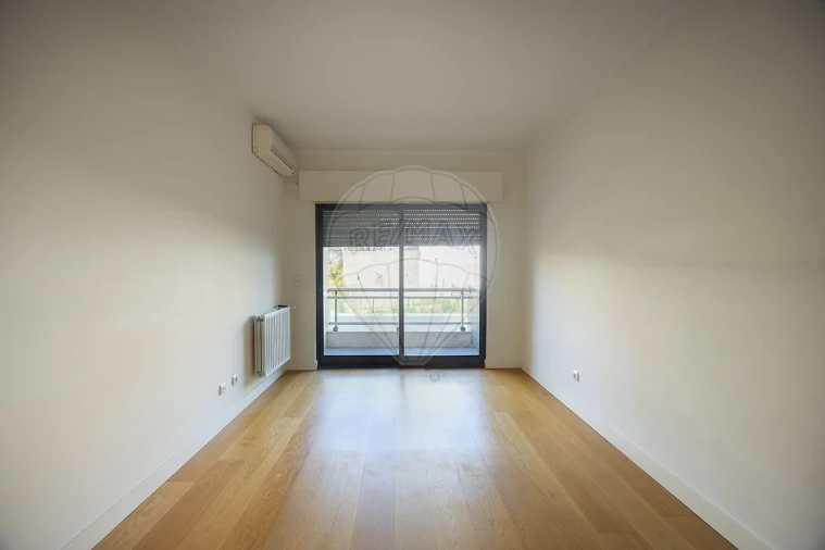 Apartamento T2 para Arrendamento em Algés, Linda-A-Velha e Cruz Quebrada-Dafundo Foto 25
