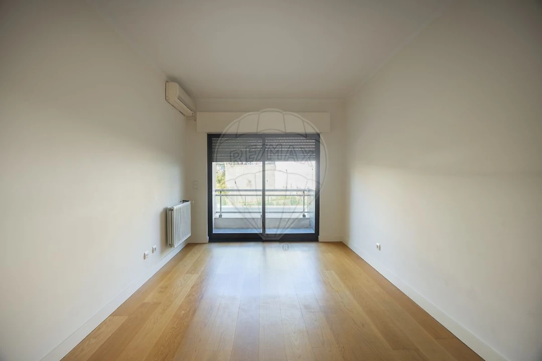 Apartamento T2 para Arrendamento em Algés, Linda-A-Velha e Cruz Quebrada-Dafundo Foto 25