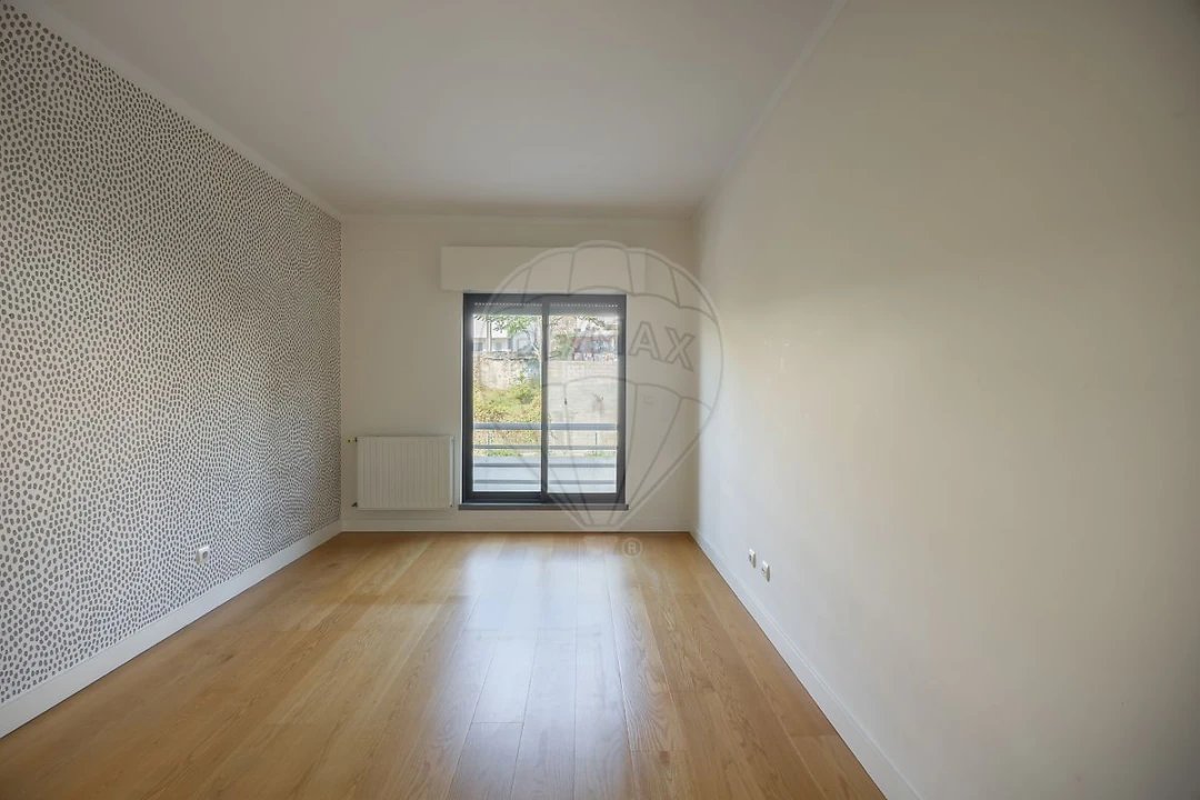 Apartamento T2 para Arrendamento em Algés, Linda-A-Velha e Cruz Quebrada-Dafundo Foto 1