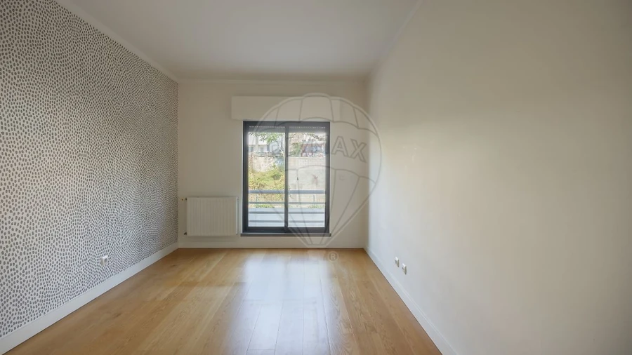 Apartamento T2 para Arrendamento em Algés, Linda-A-Velha e Cruz Quebrada-Dafundo