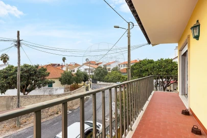 Moradia T5 para Venda em Carcavelos e Parede