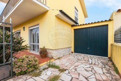Moradia T5 para Venda em Carcavelos e Parede
