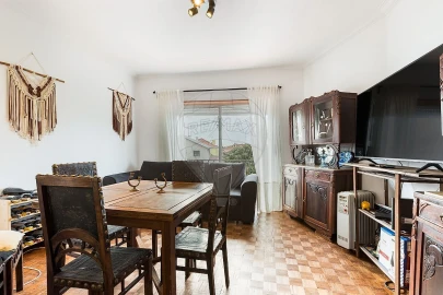 Moradia T5 para Venda em Carcavelos e Parede