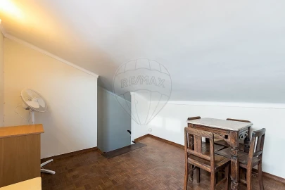 Moradia T5 para Venda em Carcavelos e Parede