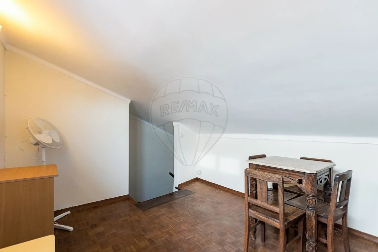 Moradia T5 para Venda em Carcavelos e Parede Foto 16