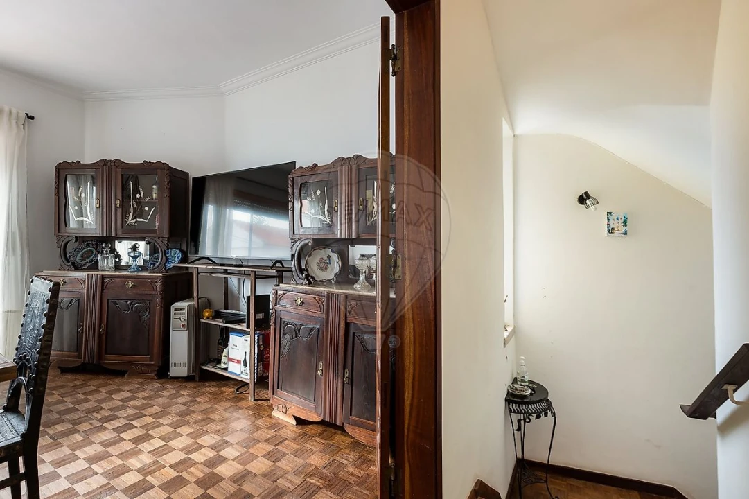 Moradia T5 para Venda em Carcavelos e Parede Foto 3