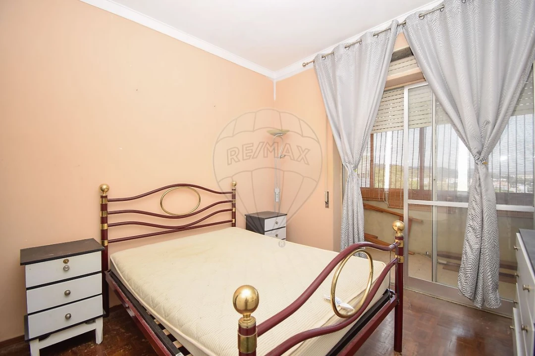 Apartamento T2 para Venda em Vila Franca de Xira Foto 10