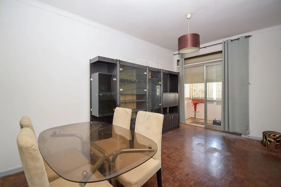 Apartamento T2 para Venda em Vila Franca de Xira Foto 3