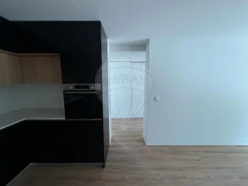 Apartamento T2 para Arrendamento em Mafamude e Vilar do Paraíso