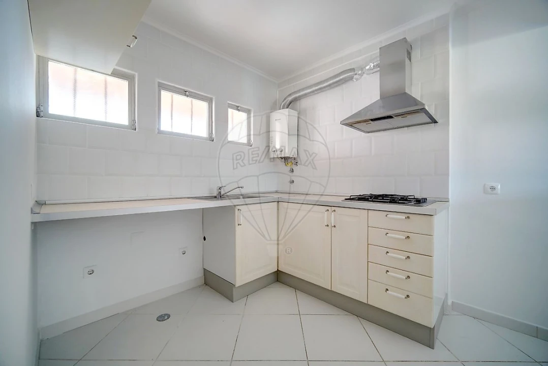 Apartamento T3 para Venda em Algueirão-Mem Martins Foto 12