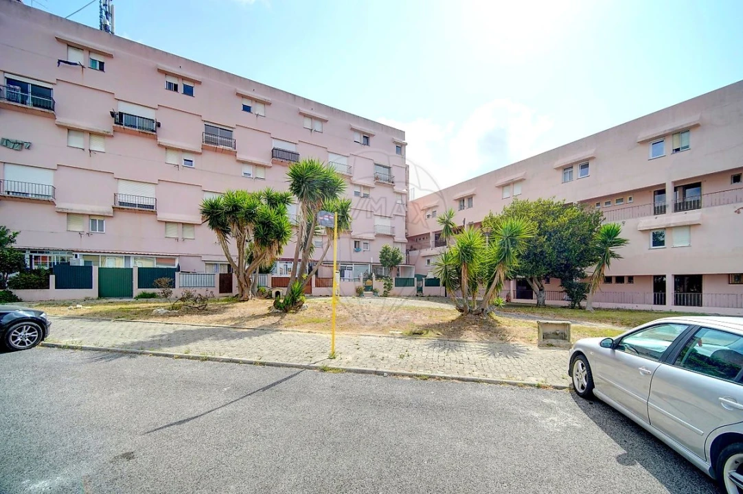 Apartamento T3 para Venda em Algueirão-Mem Martins Foto 27