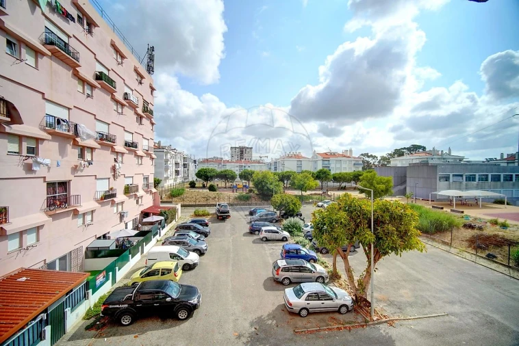 Apartamento T3 para Venda em Algueirão-Mem Martins Foto 23