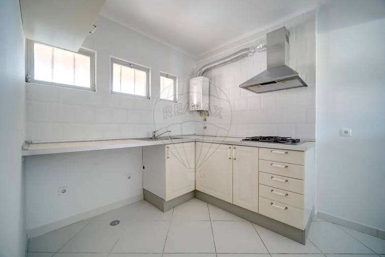 Apartamento T3 para Venda em Algueirão-Mem Martins Foto 12