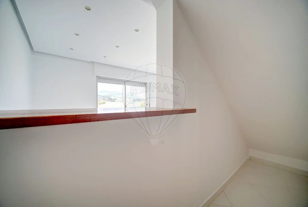 Apartamento T3 para Venda em Algueirão-Mem Martins Foto 16