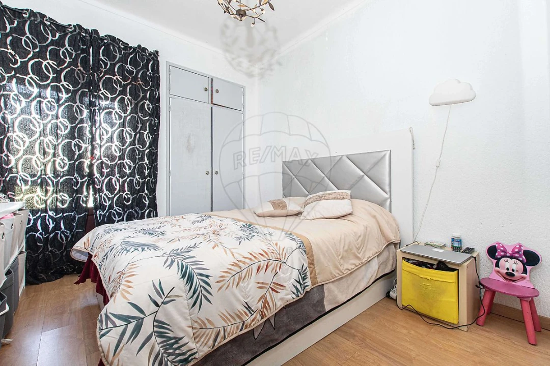 Apartamento T3 para Venda em Rio de Mouro Foto 1