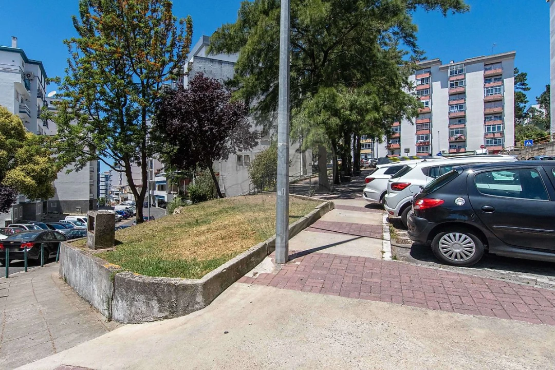 Apartamento T3 para Venda em Rio de Mouro Foto 4