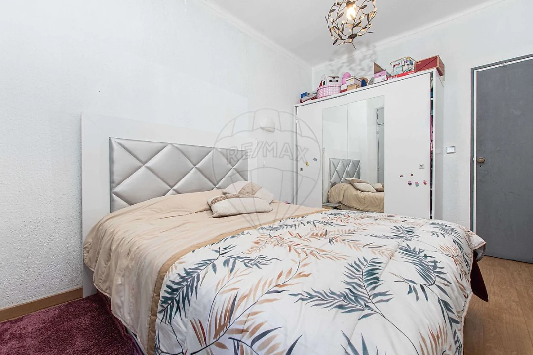 Apartamento T3 para Venda em Rio de Mouro Foto 9