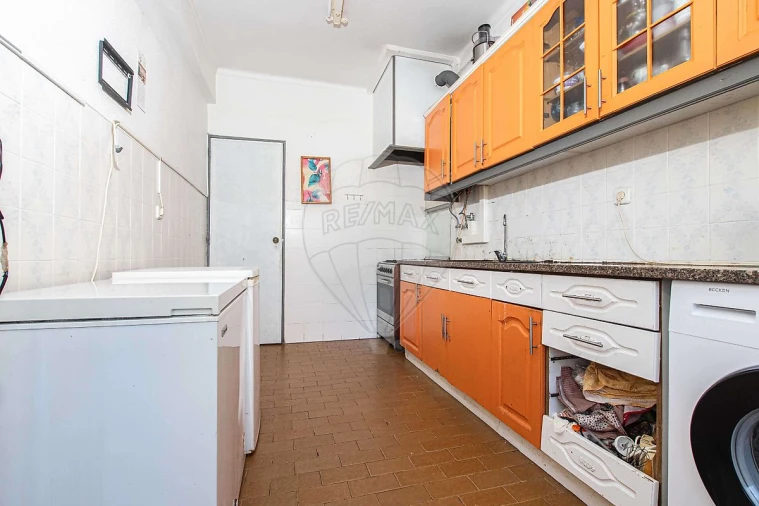 Apartamento T3 para Venda em Rio de Mouro Foto 18