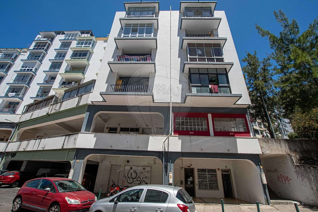 Apartamento T3 para Venda em Rio de Mouro Foto 2