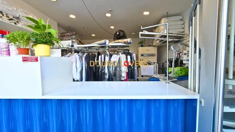 Negócio para Venda em Santa Marinha e São Pedro da Afurada