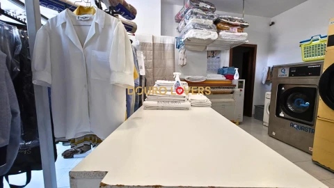 Negócio para Venda em Santa Marinha e São Pedro da Afurada
