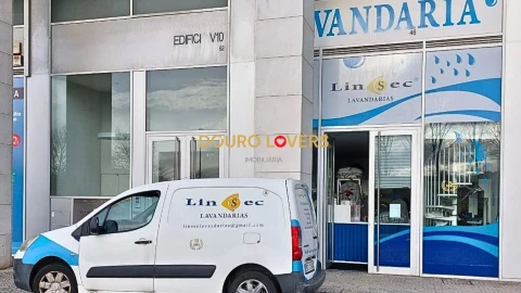 Negócio para Venda em Santa Marinha e São Pedro da Afurada