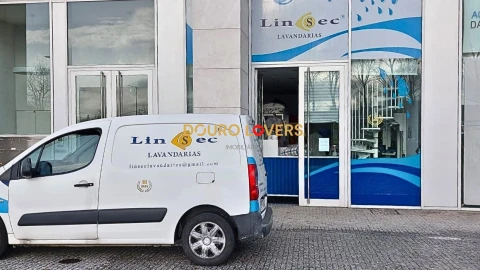 Negócio para Venda em Santa Marinha e São Pedro da Afurada