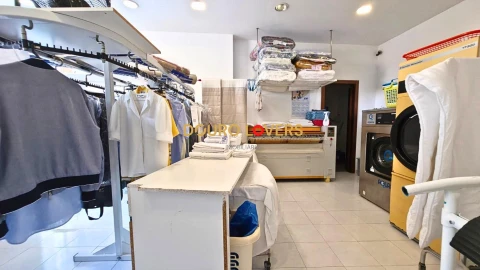 Negócio para Venda em Santa Marinha e São Pedro da Afurada