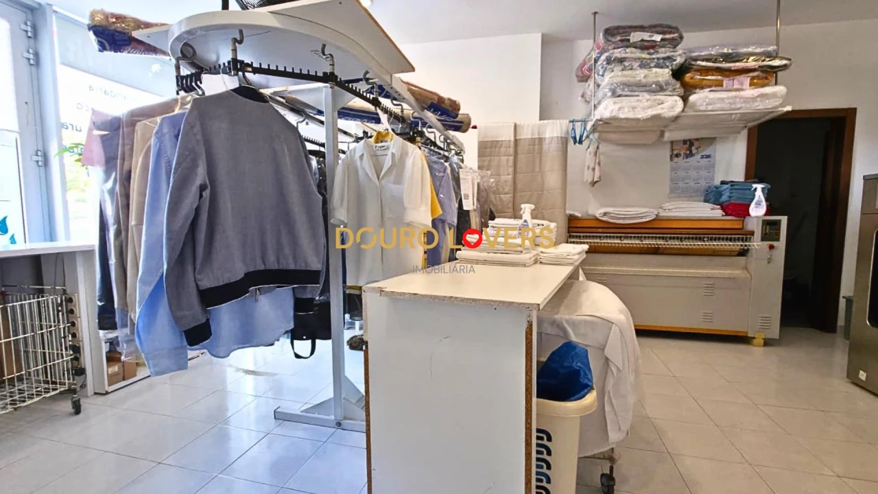Negócio para Venda em Santa Marinha e São Pedro da Afurada Foto 15