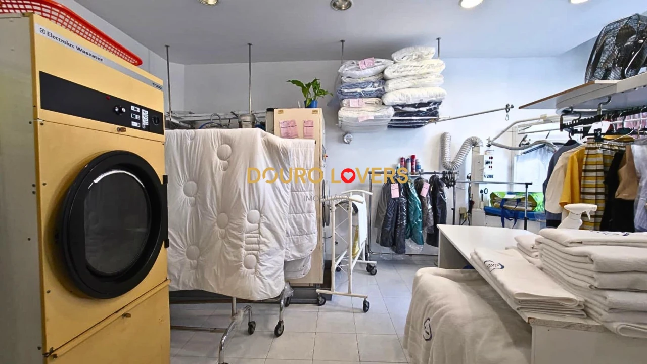 Negócio para Venda em Santa Marinha e São Pedro da Afurada Foto 6