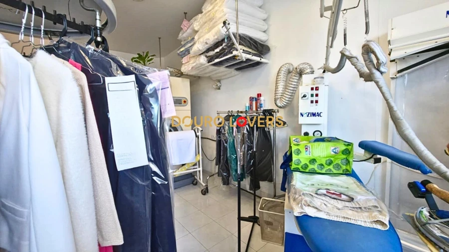 Negócio para Venda em Santa Marinha e São Pedro da Afurada Foto 12