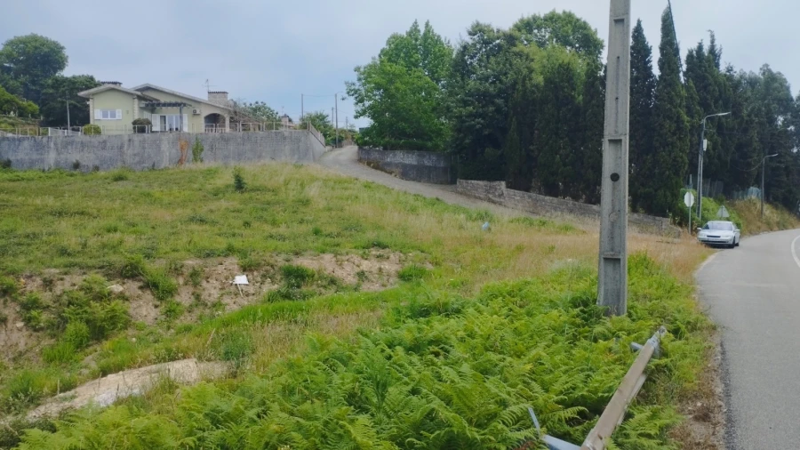 Terreno para Venda em O. Azeméis, Riba-Ul, Ul, Macinhata Seixa, Madail Foto 2