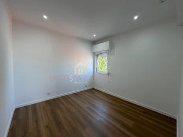 Apartamento T1 para Venda em Águas Livres