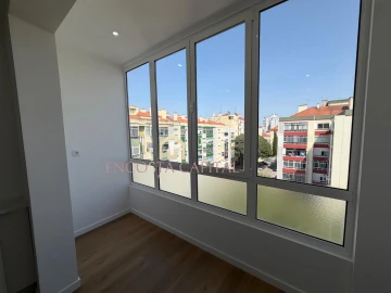 Apartamento T1 para Venda em Águas Livres