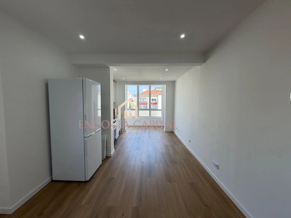 Apartamento T1 para Venda em Águas Livres Foto 3
