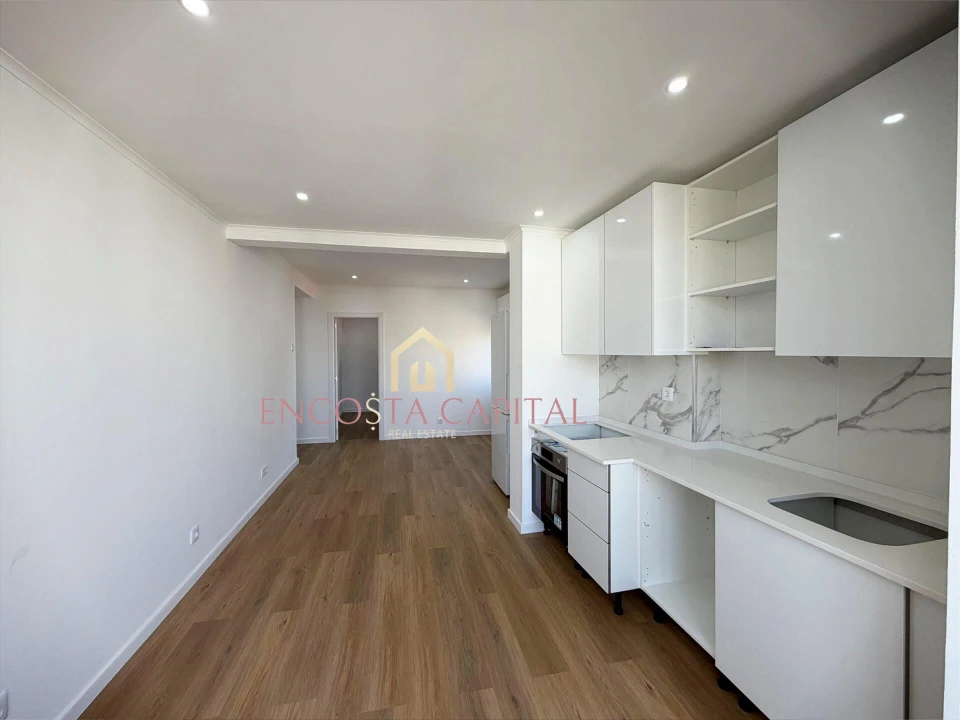 Apartamento T1 para Venda em Águas Livres Foto 5