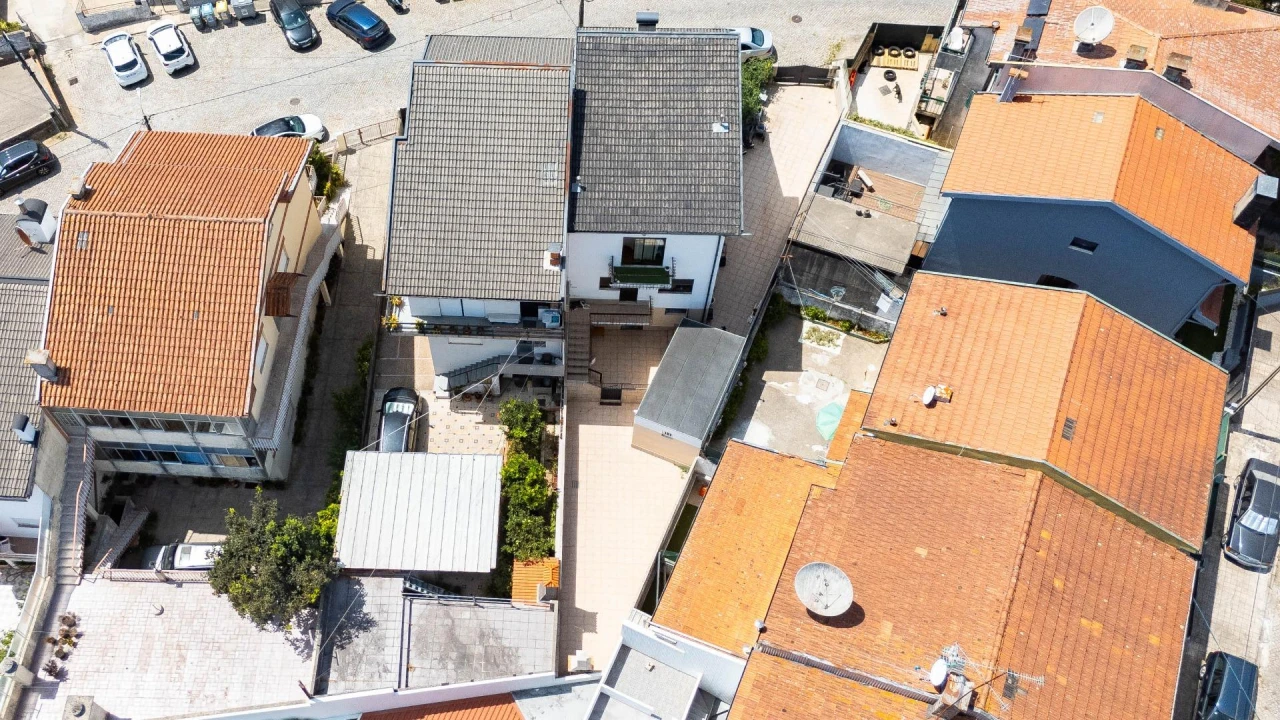 Moradia T4 para Venda em Fânzeres e São Pedro da Cova Foto 29