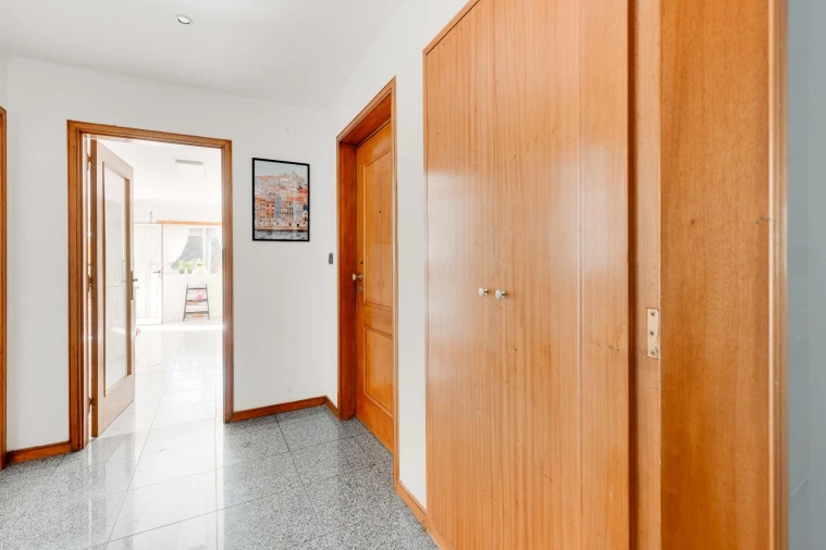 Apartamento T3 para Venda em Castêlo da Maia Foto 12