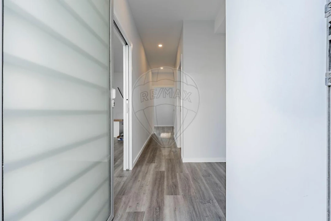 Apartamento T3 para Venda em Ferreiros e Gondizalves Foto 2