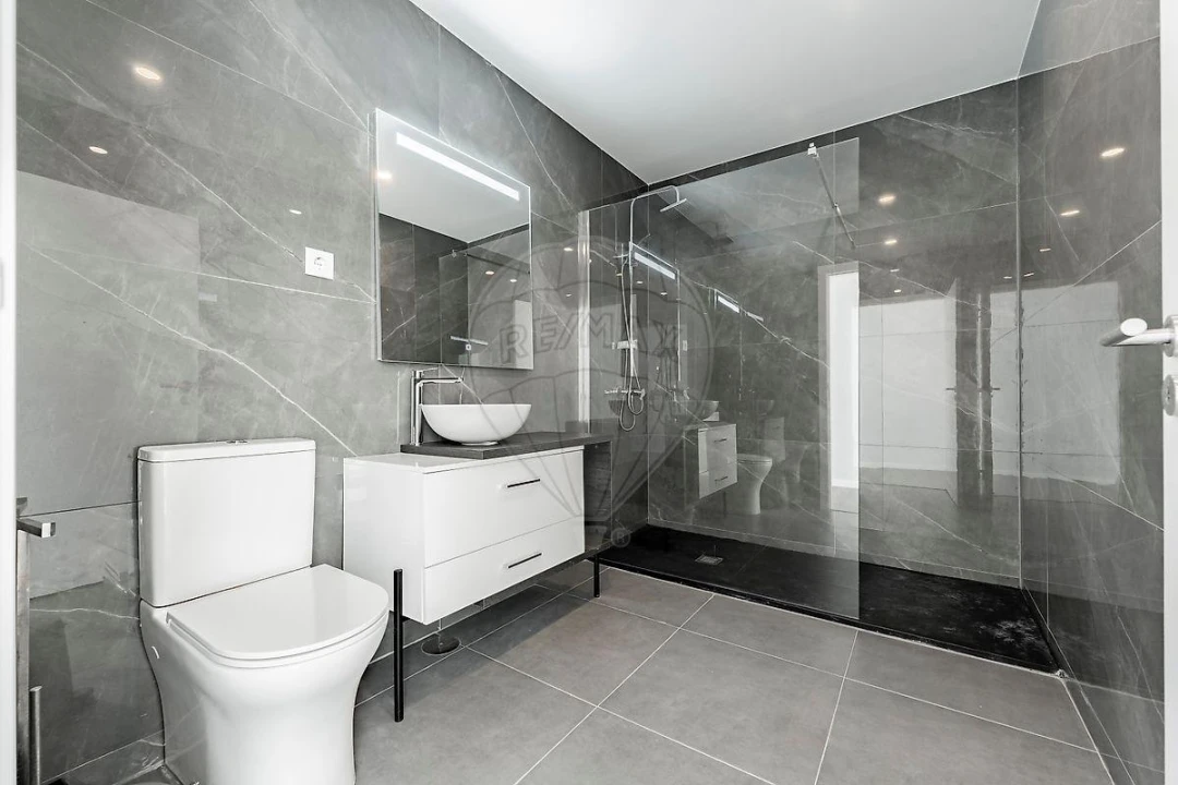 Apartamento T3 para Venda em Ferreiros e Gondizalves Foto 27