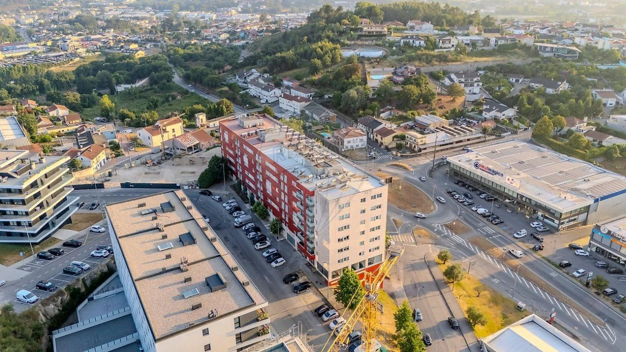 Apartamento T3 para Venda em Ferreiros e Gondizalves Foto 4